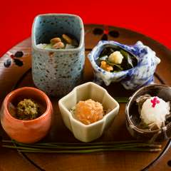 旬の食材を使い、丁寧かつ確かな仕事を施した『八寸』