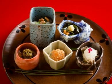 旬の食材を使い、丁寧かつ確かな仕事を施した『八寸』