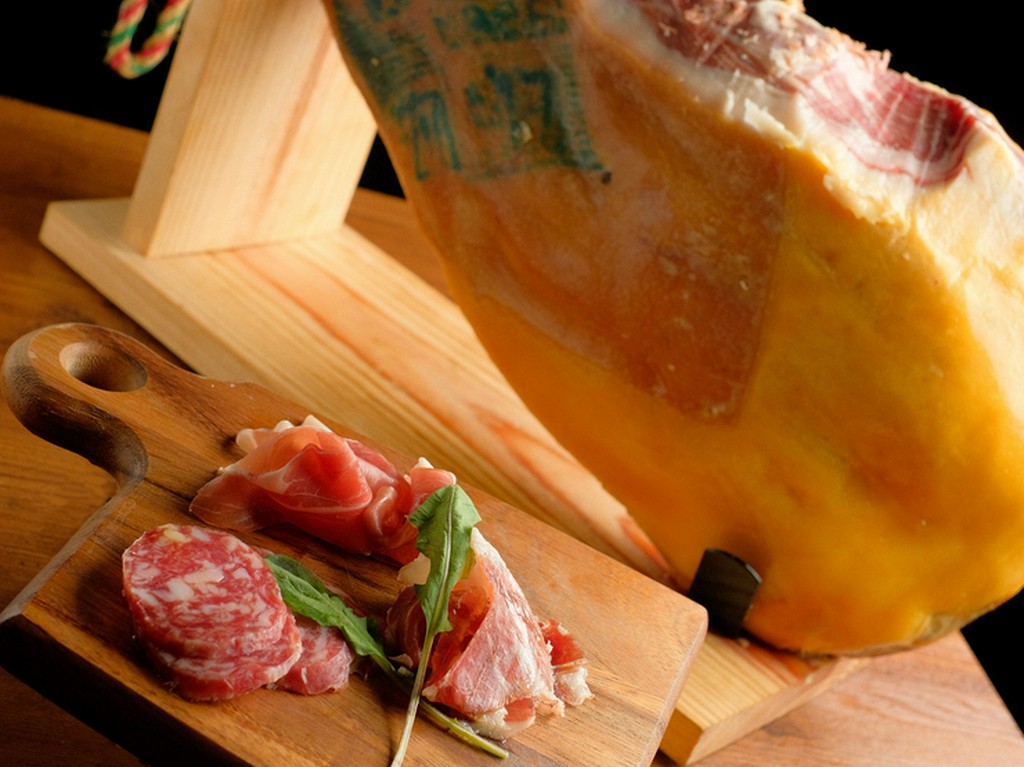 生ハム　サラミ　3種盛り合わせ