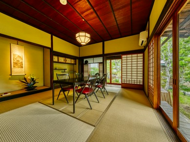 四季を感じる会席コースでゆったりと食事が楽しめます