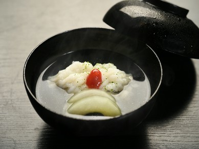 ご結納やお顔合わせ、お食い初めなど、ご家族の祝い事の舞台に