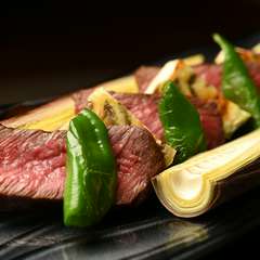 赤身肉の旨みにとろける『亀岡牛と季節の丹波野菜の焼物』