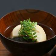 朝堀の筍を煮物椀に仕立てました。