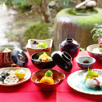 地元食材を使ったシェフのお任せコース
