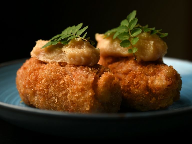 丹波ワインのサンジョヴェーゼと好相性!『猪肉のコロッケ』