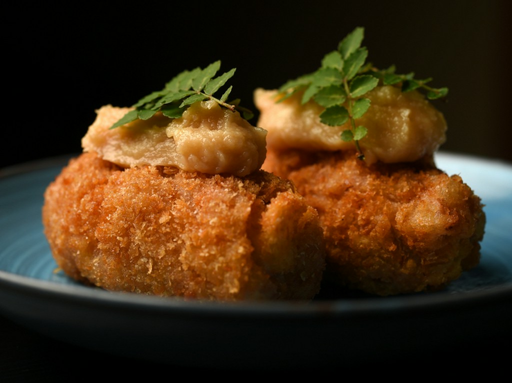 丹波ワインのサンジョヴェーゼと好相性！『猪肉のコロッケ』