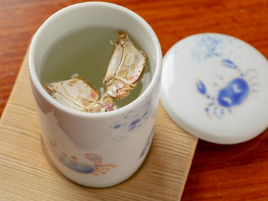 世にも珍しい、ヒレ酒ならぬ『かに酒』に酔いしれるひと時