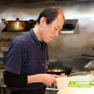 熟練の技でひとつひとつ丁寧に仕上げた料理が店一番のおもてなしです。オススメの食材や調理法など、あれこれ相談しながら料理を選ぶのは【旬処和味】を訪れる楽しみのひとつです。
