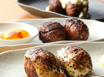 とろーり濃厚チーズがつくねの旨みをより引き立たせる『つくねチーズ』