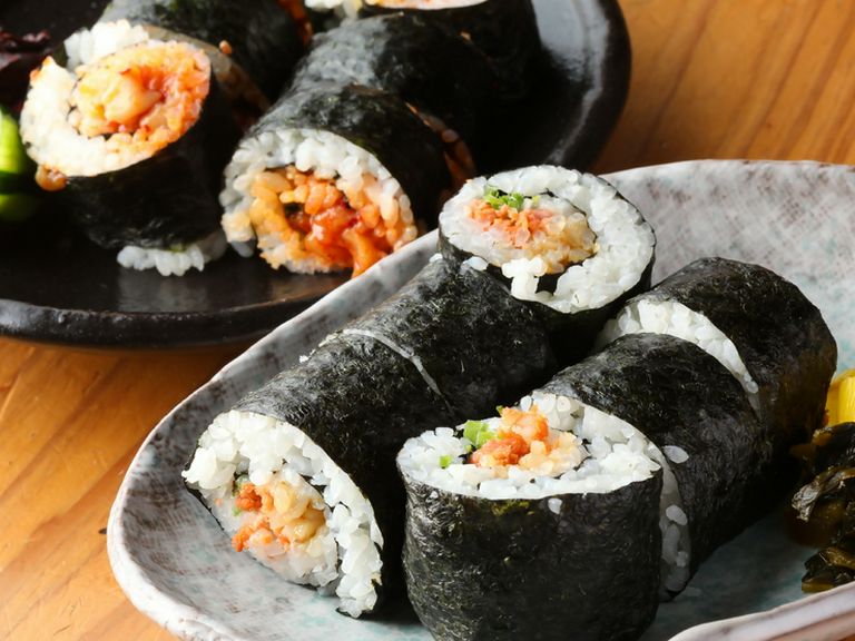 手巻きおにぎり(鮭マヨ)