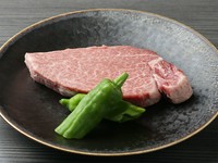 3%ほどしかとれないヒレをさらに磨いて、真ん中の最高の部分だけを取り出しました。