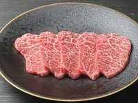 形が唐辛子に煮ていることから付いた名称。きめが細かく、しっかりとした肉質で、噛めば噛むほど味が出ます。通好みの部位。