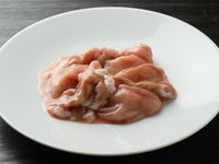 【第四胃】他の胃に比べて臭みが少なく、ホルモンの濃厚な味が感じられる部位。