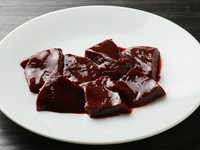 【肝臓】鉄分豊富。甘く濃厚な旨み。人気部位につき、品切れの際はご容赦ください。
