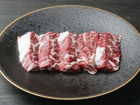 【横隔膜】焼肉通の大好物。ザックリとした独特の噛み応えが秀逸。味も濃い。