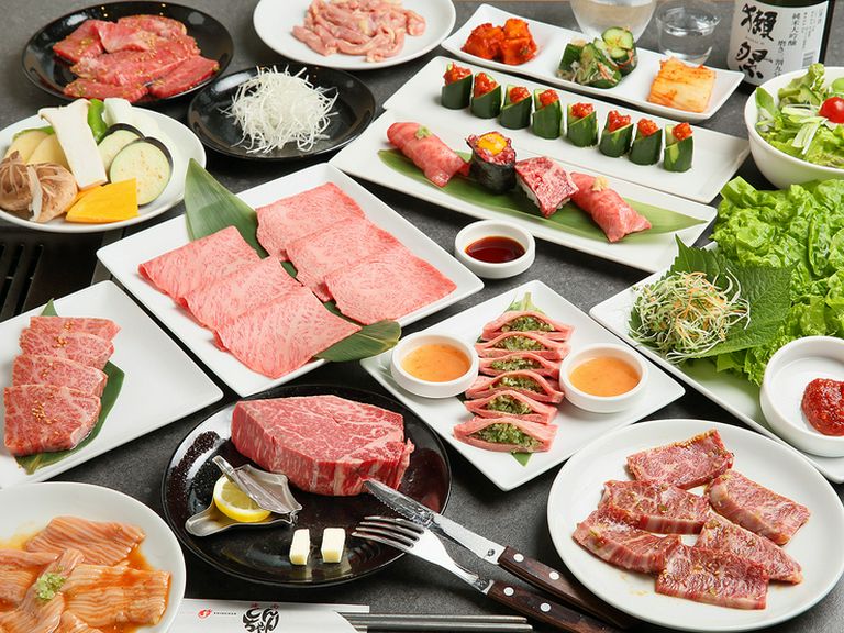 質にこだわって全国から厳選される和牛や新鮮なホルモン