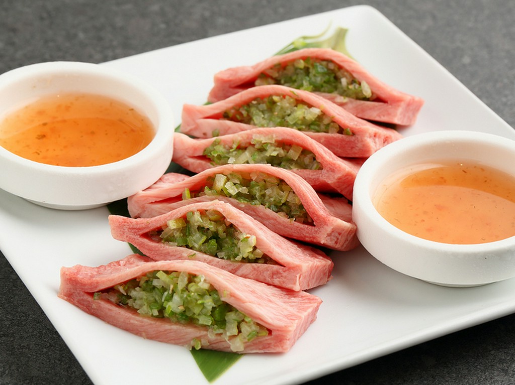 ネギをサンドしたユニークなメニュー『タンサンド』