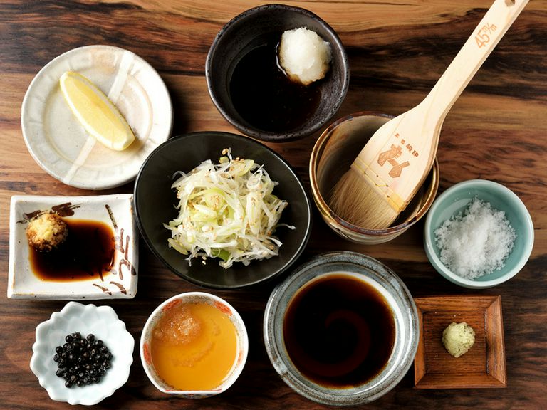 薬味たちが肉のさまざまな表情を引き出す