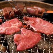 気取らない友人たちとの食事にも最適。いつもの仲間とのちょっと贅沢な焼肉三昧をカジュアルに楽しめるお店です。ワインの豊富さも女子会には嬉しいポイント