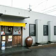 静かな環境にあるロードサイドの焼肉店