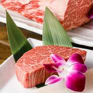 シャトーブリアンは牛肉の最上級部位。焼肉屋さんで食べられるのは希少！ 1週間前までの要予約ですが、在庫アリの場合もあるのでスタッフに聞いてみて。めぐり会ったときは、迷わずオーダーしましょう。