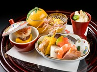 先代から受け継いだ、素材と味にこだわり続けた【ふじ寿し】の寿しと五感で楽しめる料理が堪能できる