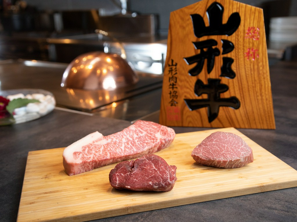 地元のブランド肉や、日本各地で獲れた新鮮な“海の幸”に舌鼓