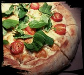 Italian Lunch　5品　
・フレッシュサラダ　・本日のスープ
・マルゲリータ（モチモチ生地）
・デザート　・食後のお飲み物

単品：2000円