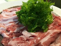 希少部位のマグロの脳天トロ肉を贅沢に使用した、マスター特製の葱鮪鍋が付いているおまかせコースです！