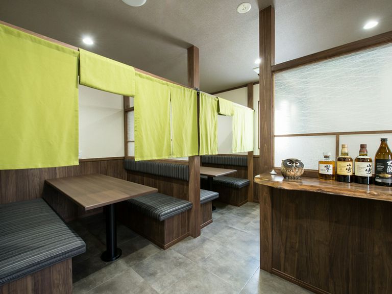 ゆったりとした佇まいのジャズが流れる店内