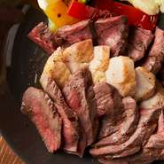 『厳選ステーキ3種食べ比べ』和牛内もも・特撰肩ロース・厳選和牛のハラミをご堪能いただけます。
