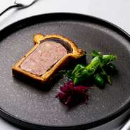 フレンチの定番料理中心の8品前後の品数を抑えたショートコースです。
【所要時間：2時間程度】