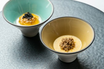 シェフの技を垣間見る『2種類のアミューズ・ブーシュ』