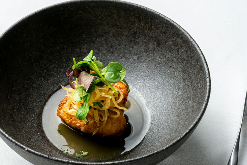 熱々ジューシーなフレンチの人気食材をさっぱりと。『リー・ド・ヴォーのムニエル』