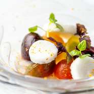 シェフの故郷や「いずみ農園」など、全国より届く旬の野菜