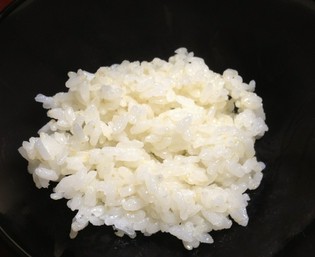 こだわりのお米や、母のつくる新鮮野菜。魚介類も目利きして