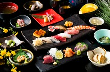 季節の逸品料理と厳選握り12貫のフルコース