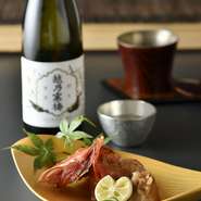 国内で生産された野菜や肉、近海で水揚げされた魚が扱われている【ます田】。だからこそ、お酒も国産品にこだわります。日本酒や焼酎のみならず、ワインやウイスキーも国産を厳選。