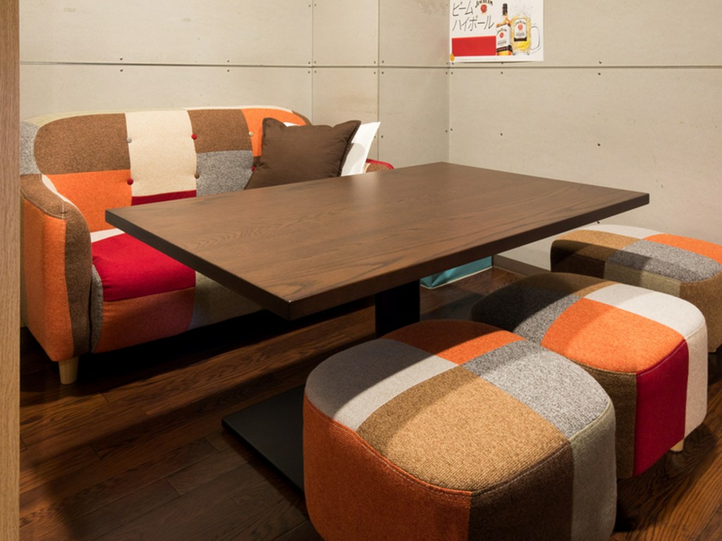 心地よさに時間を忘れ楽しめる、くつろぎのソファー席