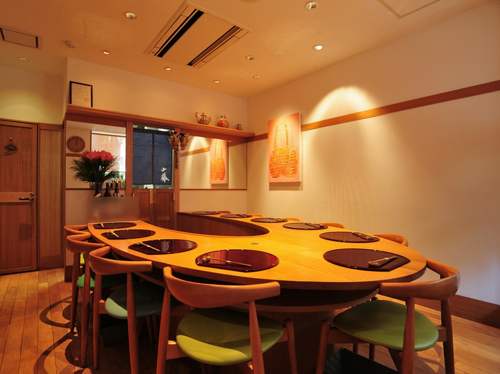 お店丸ごと貸し切り可能。特別な空間で会社間の親睦を深められる