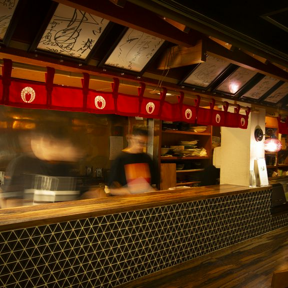 ちょっとした会食や宴会にぴったりの温かみのある空間