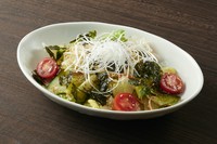 ごま油と韓国のりを使用した韓国風サラダです。

Choregi salad
Korean-style salad using sesame oil and Korean seaweed.

蔬菜沙拉
韩式沙拉，用芝麻油和韩国海藻调味。
