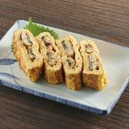 うなぎ1枚を卵で巻いた贅沢な一品です。
39年以上つぎ足した秘伝のタレとご一緒にどうぞ。

Premium Japanese-style rolled omelet made with a whole piece of Kabayaki-style eel.

鳗鱼鸡蛋卷
用一整条