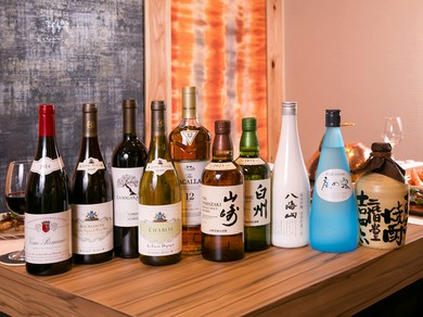 肉に合わせて吟味した「各国の美酒」に酔いしれるひと時