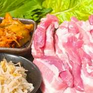 韓国料理で女性に人気のサムギョプサル