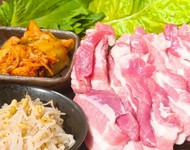 韓国料理で女性に人気のサムギョプサル