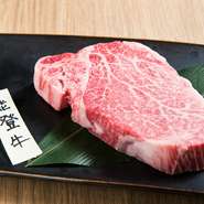 富山県に三店舗経営している精肉店がプロデュースした店なので、直営ならではの上質な肉を提供しています。鮮度抜群の「氷見牛」や「能登牛」はワンランクもツーランクも上の品質です。