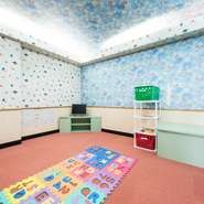 店内には、広々としたチャイルドルームが完備されており、週末の家族での外食にうってつけです。平日ランチタイムはママ会にも最適。キッズメニューもあるので、子供から大人まで、有意義なひとときを過ごせます。