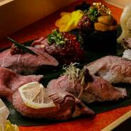 当店の人気の品「肉寿司全種盛り」や
「発酵熟成」をかけたお肉の炭火焼きも
テイクアウト出来ます。事前にご連絡下さい。