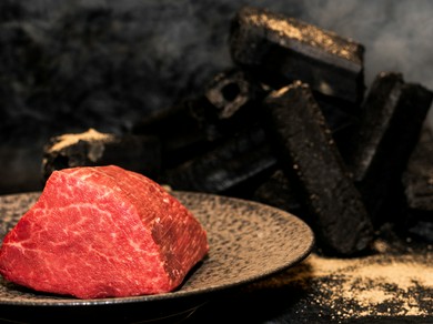 薪と炭焼きのステーキ